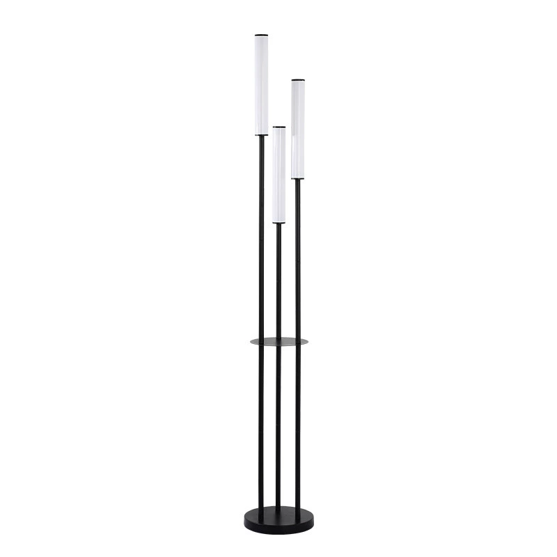 Stehlampe mit kabelloser Ladefunktion