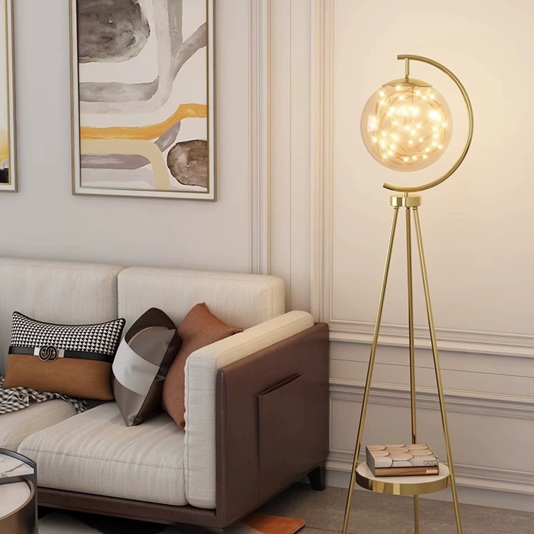 Japanische Stehlampe mit Plisseeschirm
