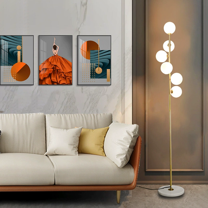 Kreative nordische Stehlampe