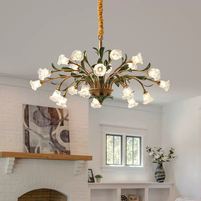 Französische Pendelleuchte im Landhausstil