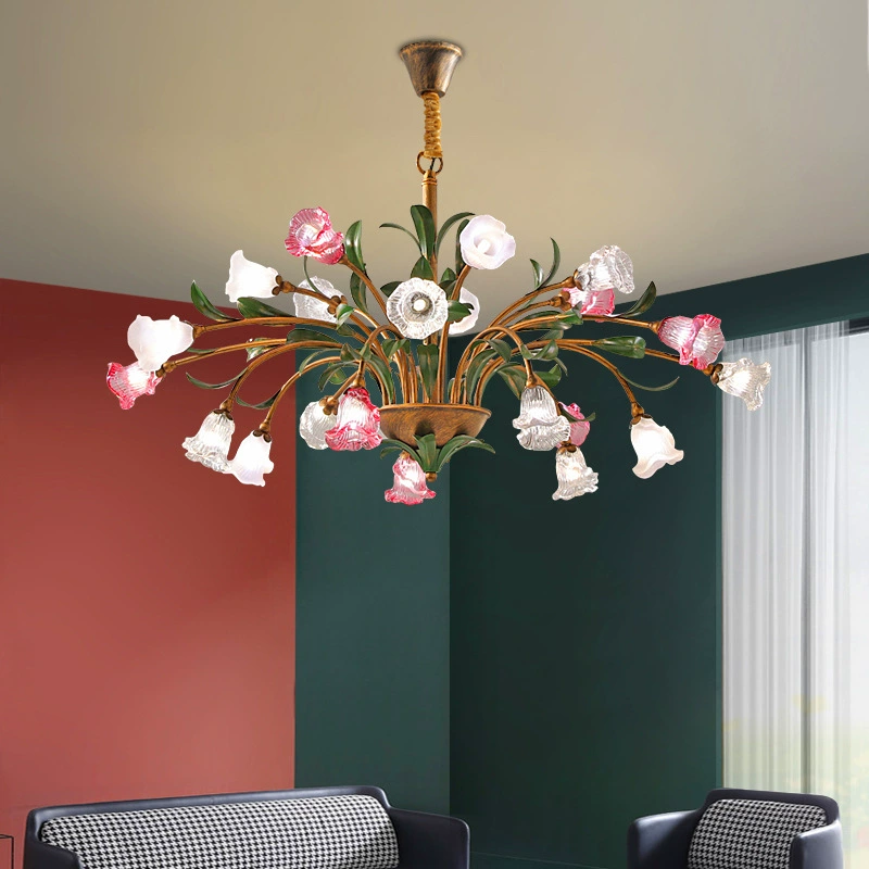Französische Pendelleuchte im Landhausstil