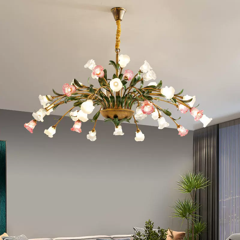 Französische Pendelleuchte im Landhausstil